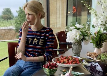 Claudia Schiffer x Vista Allegre