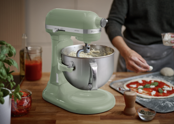KitchenAid présente une nouvelle version de ses robots à tête rélevable