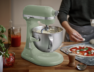KitchenAid présente une nouvelle version de ses robots à tête rélevable