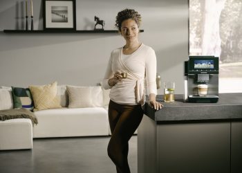 21456011_SI_FAEM_EQ900Plus_EmotionalBenefit_Visual_11648x8736