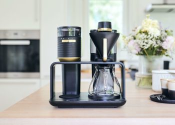 Social Media Shooting Summer Fall Winter EPOS gold chrome