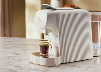 LOR-et-Alessi-presente-la-machine-LOR-Barista-Plisse