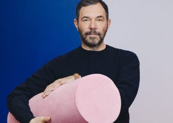 José Lévy, artiste, créateur de mode, directeur artistique, designer, scénographe et photographe
