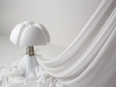MARTINELLI-LUCE_PIPISTRELLO-WHITE-MATT_©-Photo-Credit-Diego-Laurino_Style-Paolo-Dovichi_1