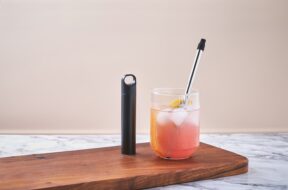 Nomaday-UV-Straw-LL147N-Black-Lifestyle-02