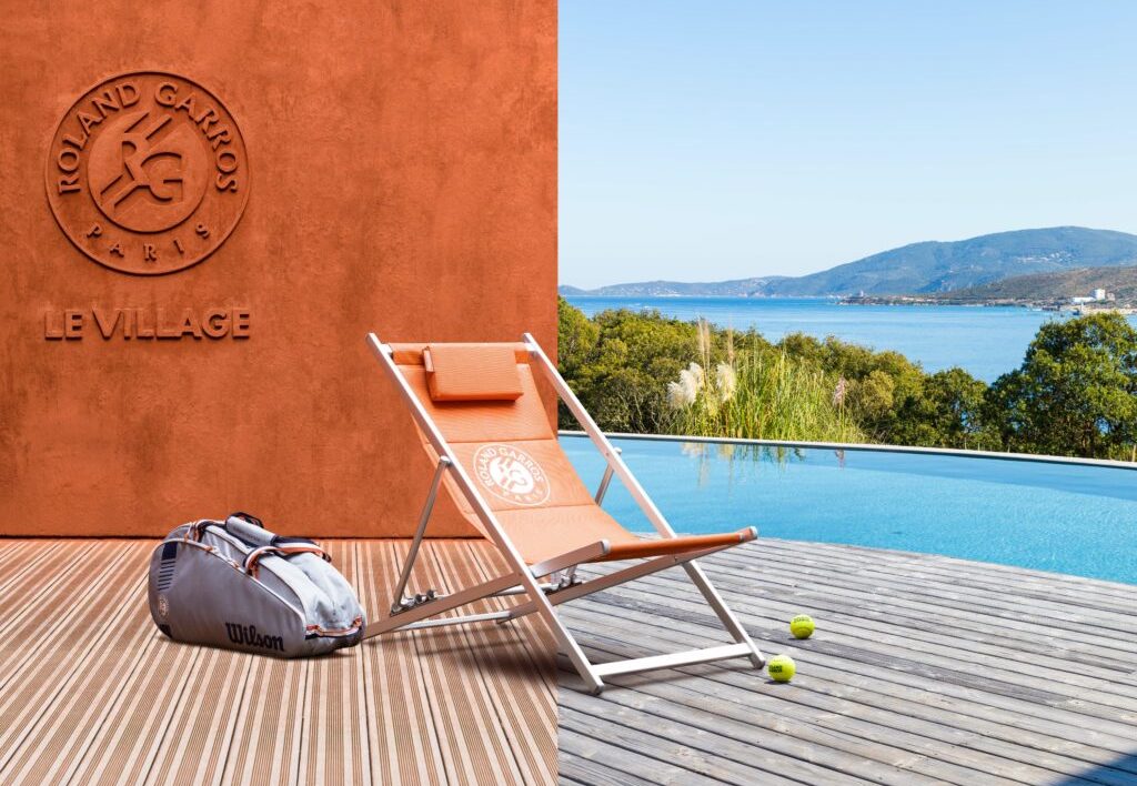 Pour la cinquième année, Hespéride signe le mobilier officiel de Roland-Garros