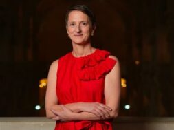 Benedicte-Gady-robe-rouge-3-copie