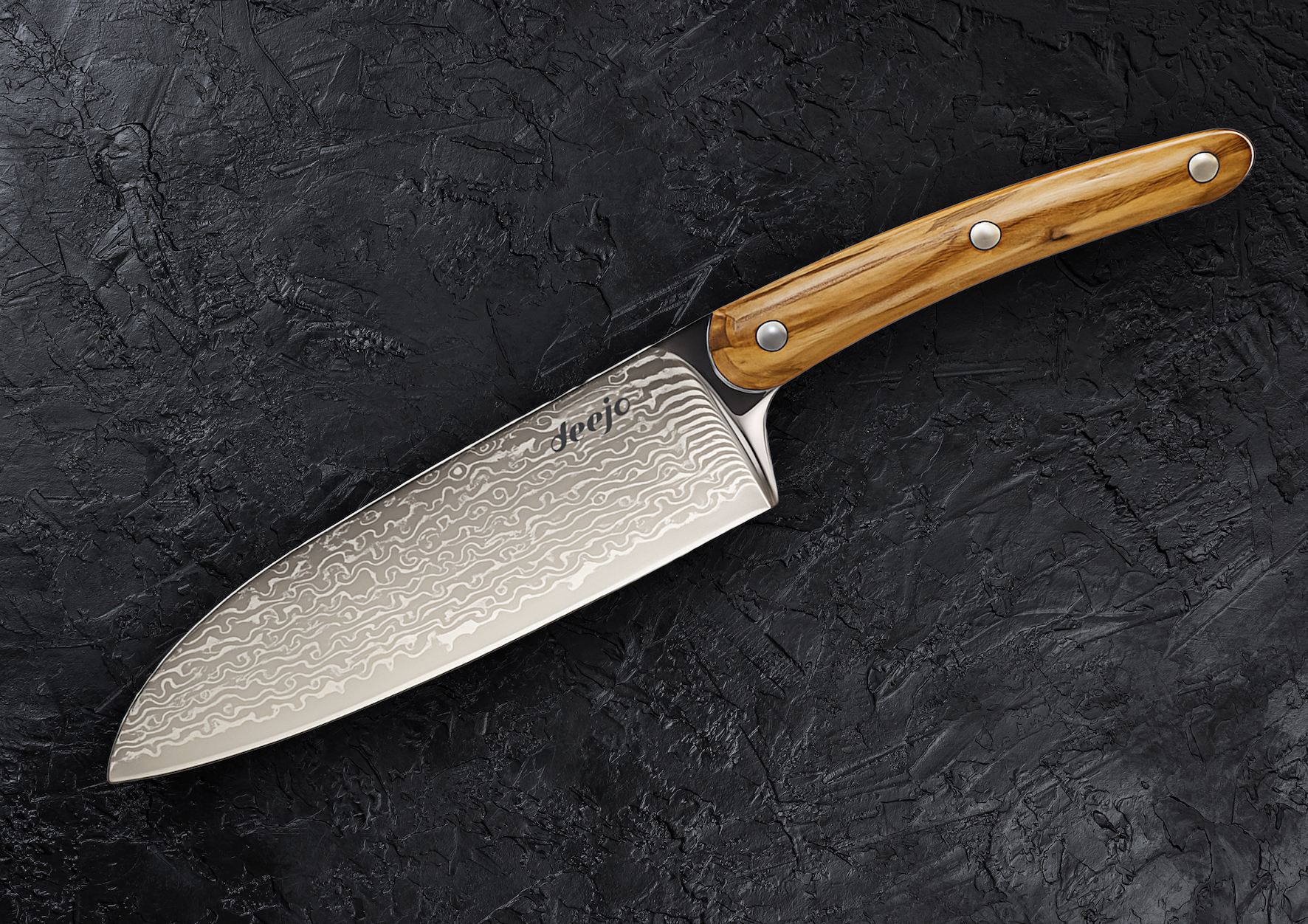Deejo signe une nouvelle pièce maîtresse avec un Santoku damassé en édition limitée