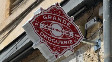 La-grande-droguerie-Lyonnaise-patrimoine-vivant-et-reussite-commercante-au-coeur-de-la-ville
