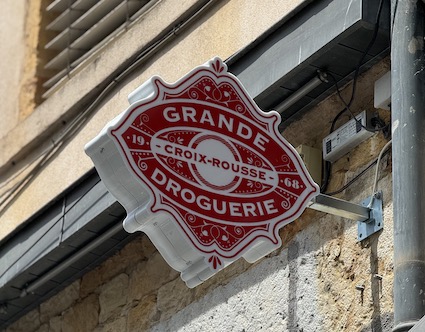 La grande droguerie Lyonnaise patrimoine vivant et réussite commerçante au coeur de la ville