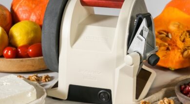 Tormek-T-1-Morakniv-1891_Blanc-Lin_Lifestyle-5-1