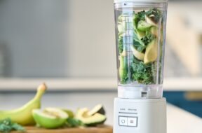 CUISINART-Portable-Blender-Lifestyle-16