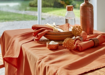 A DEMAIN fait son entrée dans les arts de la table - nappe