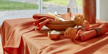 A DEMAIN fait son entrée dans les arts de la table - nappe