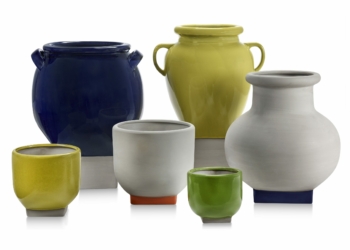 Serax X Kris Van Assche : une collection de pots inspirée de la Costa Brava