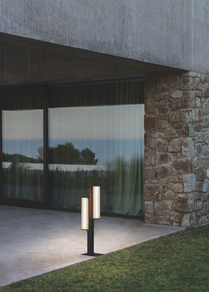 Vibia éclaire les espaces extérieurs avec une sélection de créations iconiques