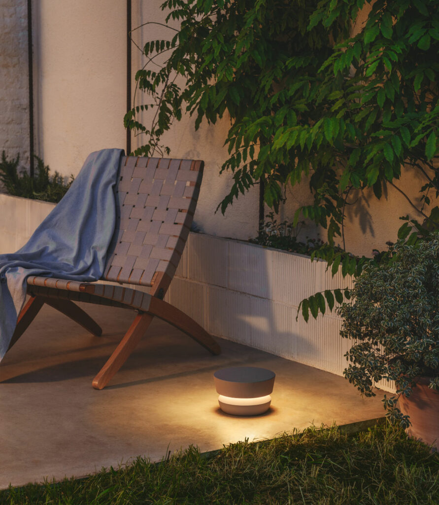 Vibia éclaire les espaces extérieurs avec une sélection de créations iconiques