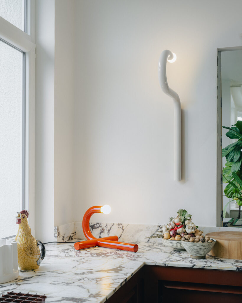 valerie_objects réédite les Metro Lamps de Piovenefabi. 2026