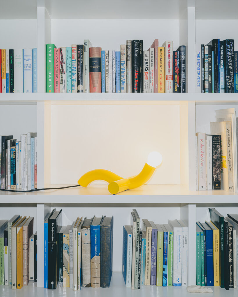 valerie_objects réédite les Metro Lamps de Piovenefabi. 2026