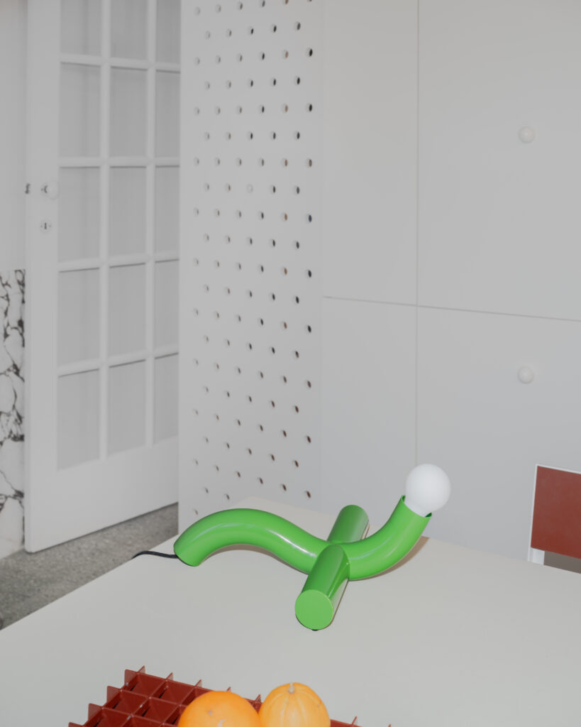 valerie_objects réédite les Metro Lamps de Piovenefabi. 2026