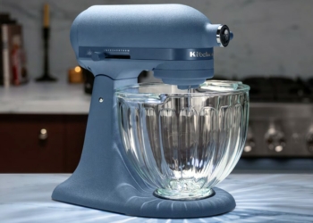 KitchenAid réinvente son robot Série Design dans une édition Bleu Orage