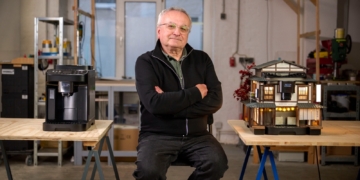 DE’LONGHI × SIMON WEISSE : BEHIND THE SCENES OF THE WORLD’S SMALLEST COFFEE SHOPS