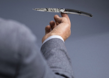 DEEJO ENGRAVES ART INTO STEEL